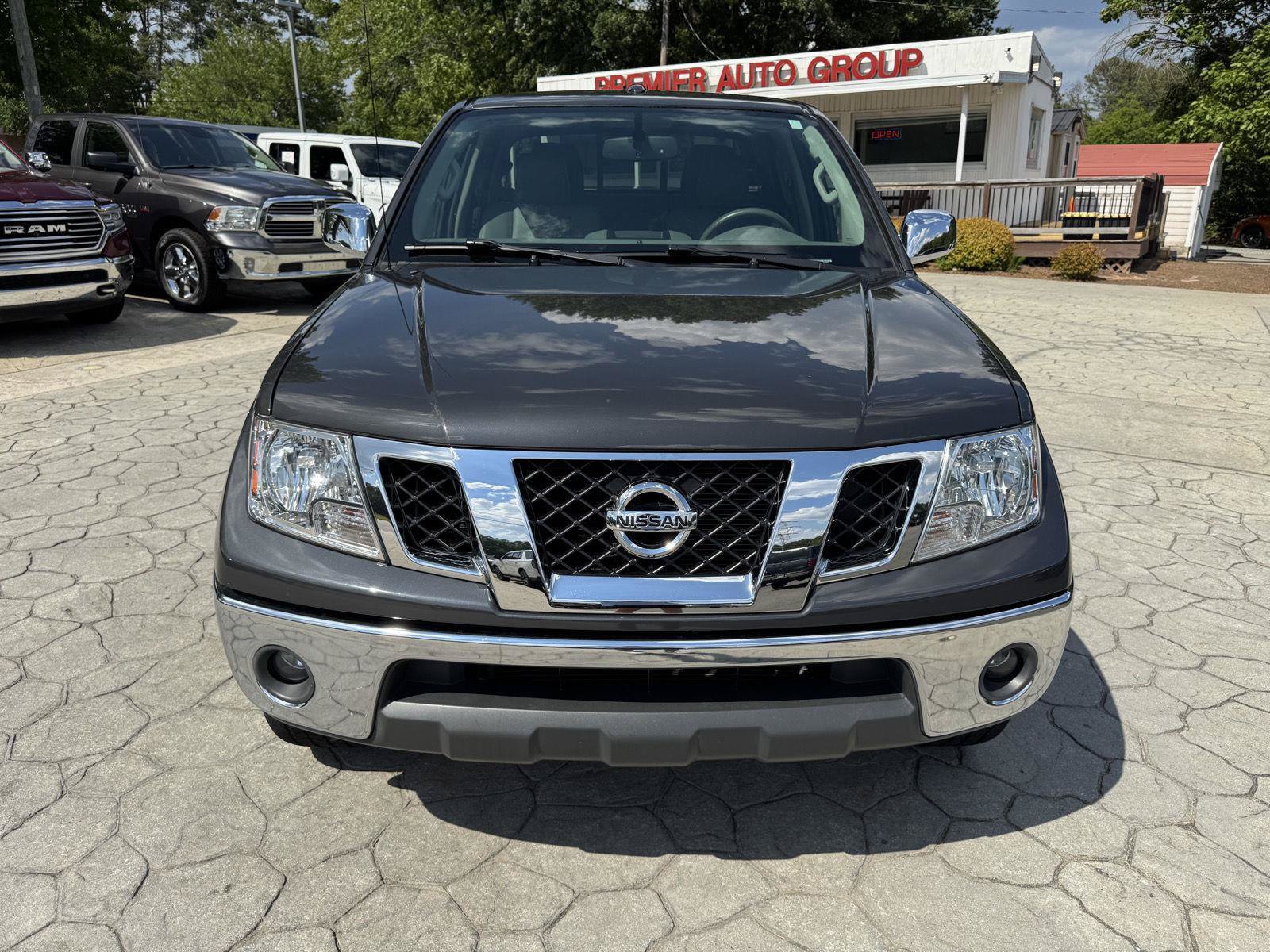 Used 2015 Nissan Frontier SL AWD/4WD image 18