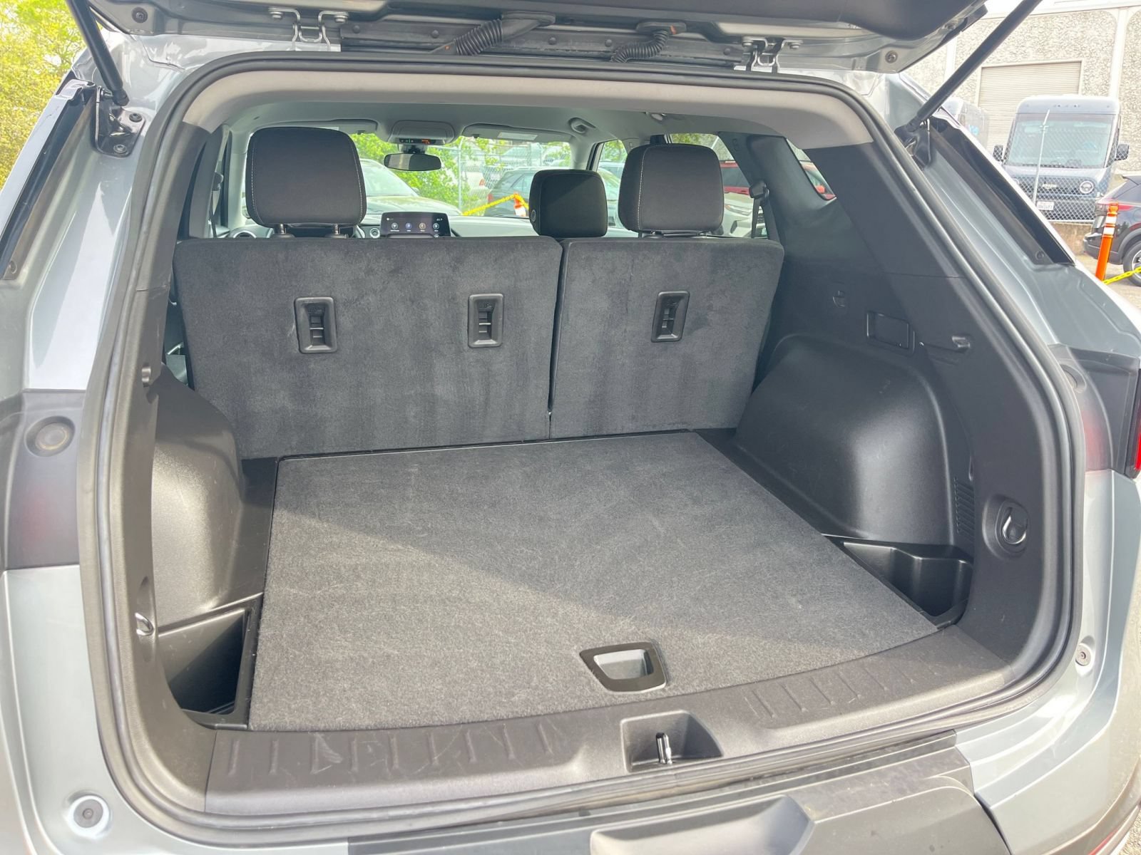 Used 2025 Chevrolet Blazer LT FWD image 33