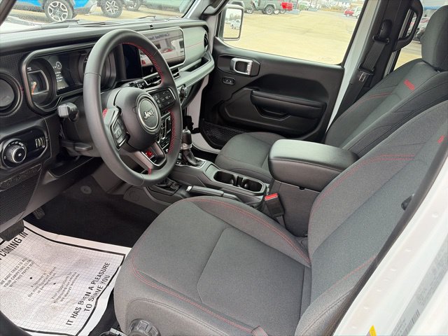 Used 2025 Jeep Wrangler Unlimited Rubicon AWD/4WD image 16
