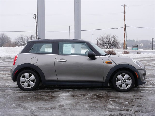 Used 2018 MINI Cooper 2-Door Hardtop w/ Cold Weather Package image 8