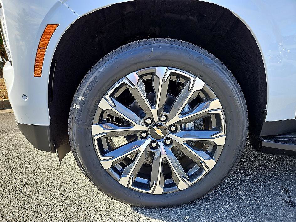 New 2026 Chevrolet Suburban High Country w/ Sun And Tow Package image 8