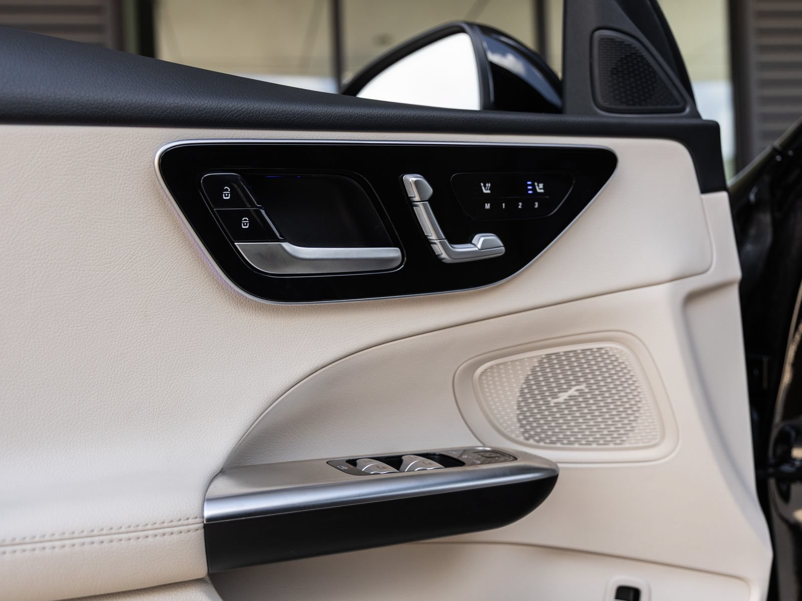 Used 2025 Mercedes-Benz C 300 Sedan image 18