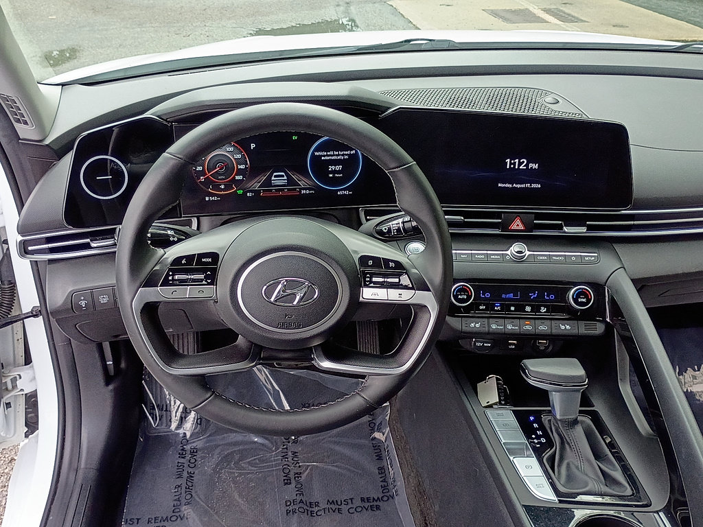 Used 2022 Hyundai Elantra Limited FWD image 12