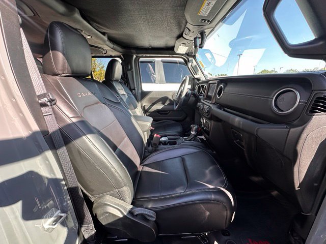 Used 2022 Jeep Wrangler Unlimited Sahara w/ Cold Weather Group AWD/4WD image 29