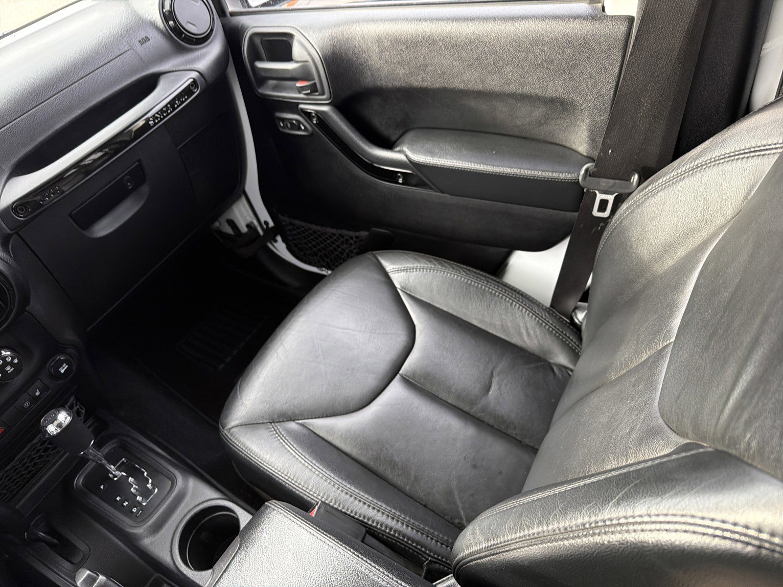 Used 2014 Jeep Wrangler Unlimited Sahara w/ Dual Top Group image 11