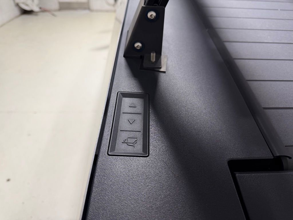 Used 2024 Tesla Cybertruck AWD Crew Cab image 46