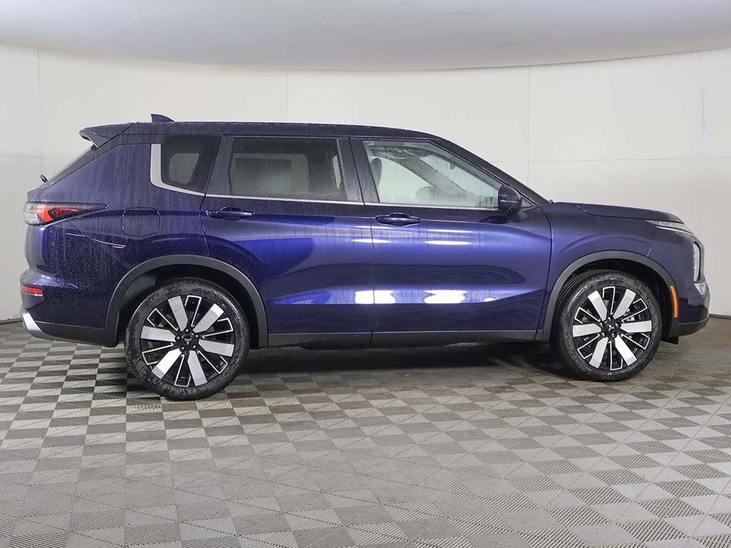 New 2026 Mitsubishi Outlander SE FWD image 19