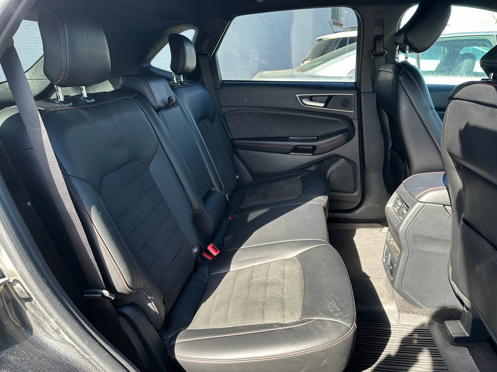 Used 2020 Ford Edge ST-Line w/ Cold Weather Package image 23