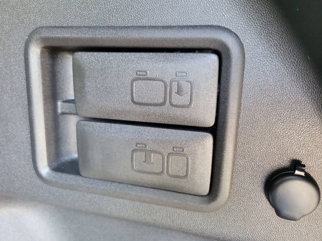 Used 2022 Chevrolet Equinox LT FWD image 10