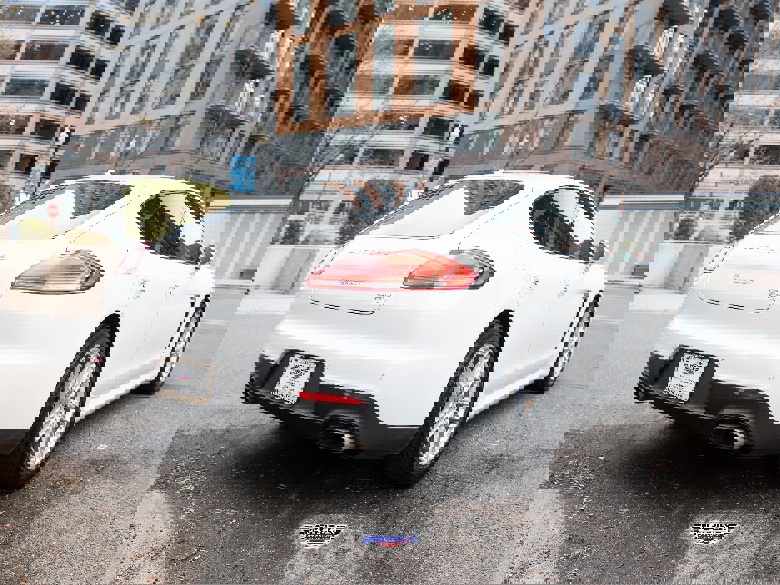 Used 2016 Porsche Panamera 4 image 7