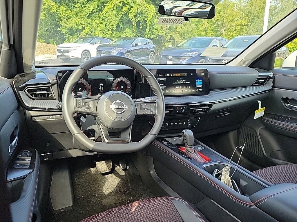 Used 2025 Nissan Kicks SR w/ SR Premium Package image 16