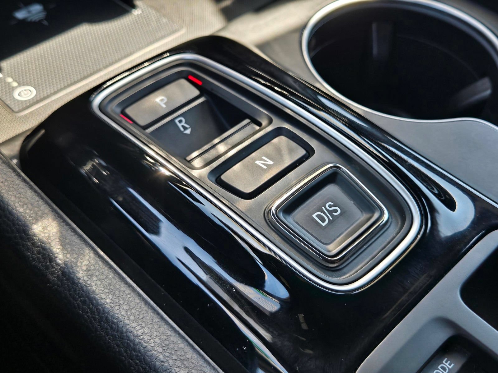 Certified 2025 Honda Pilot Black Edition image 23