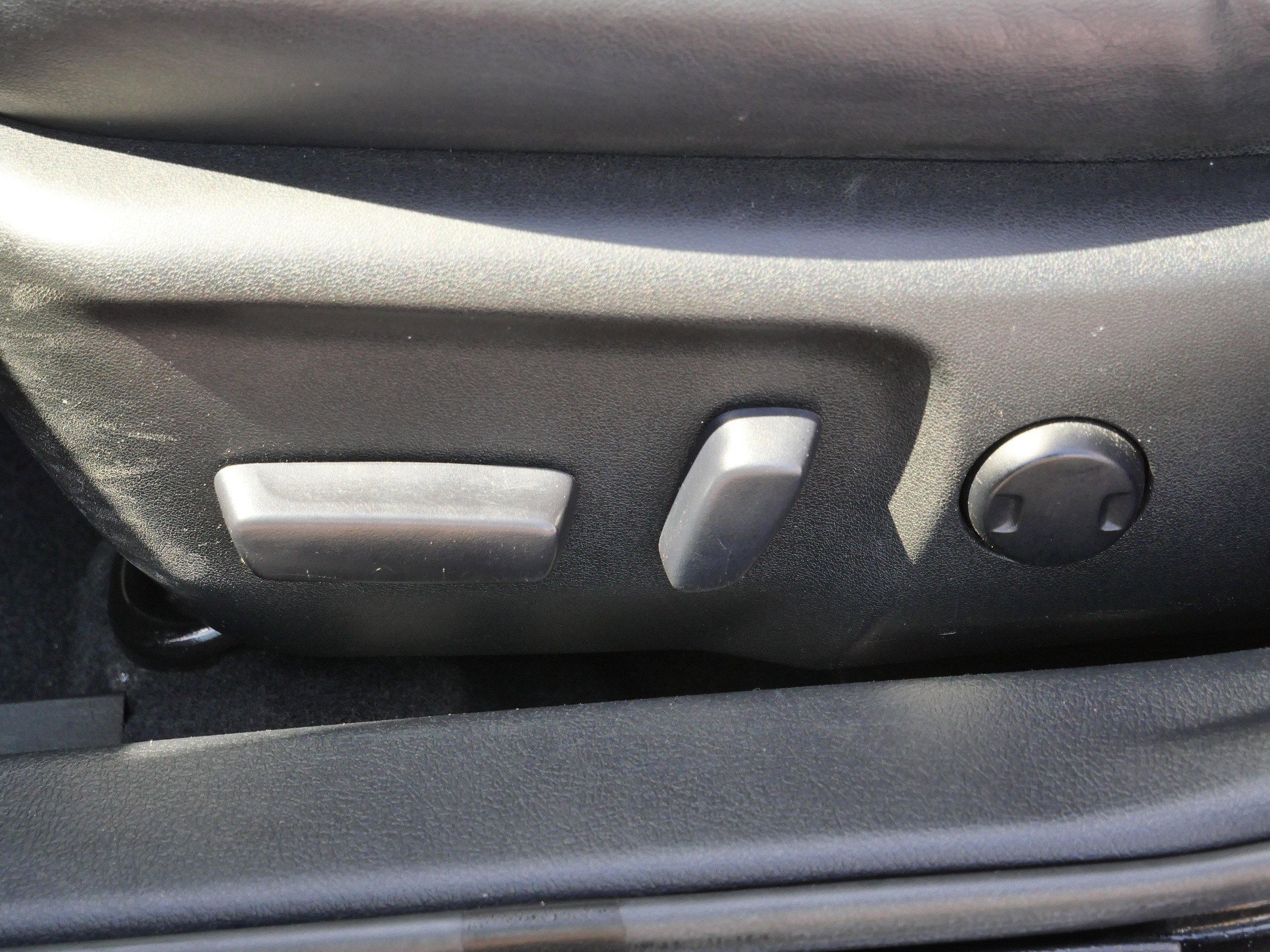 Used 2016 Toyota Camry SE FWD image 20