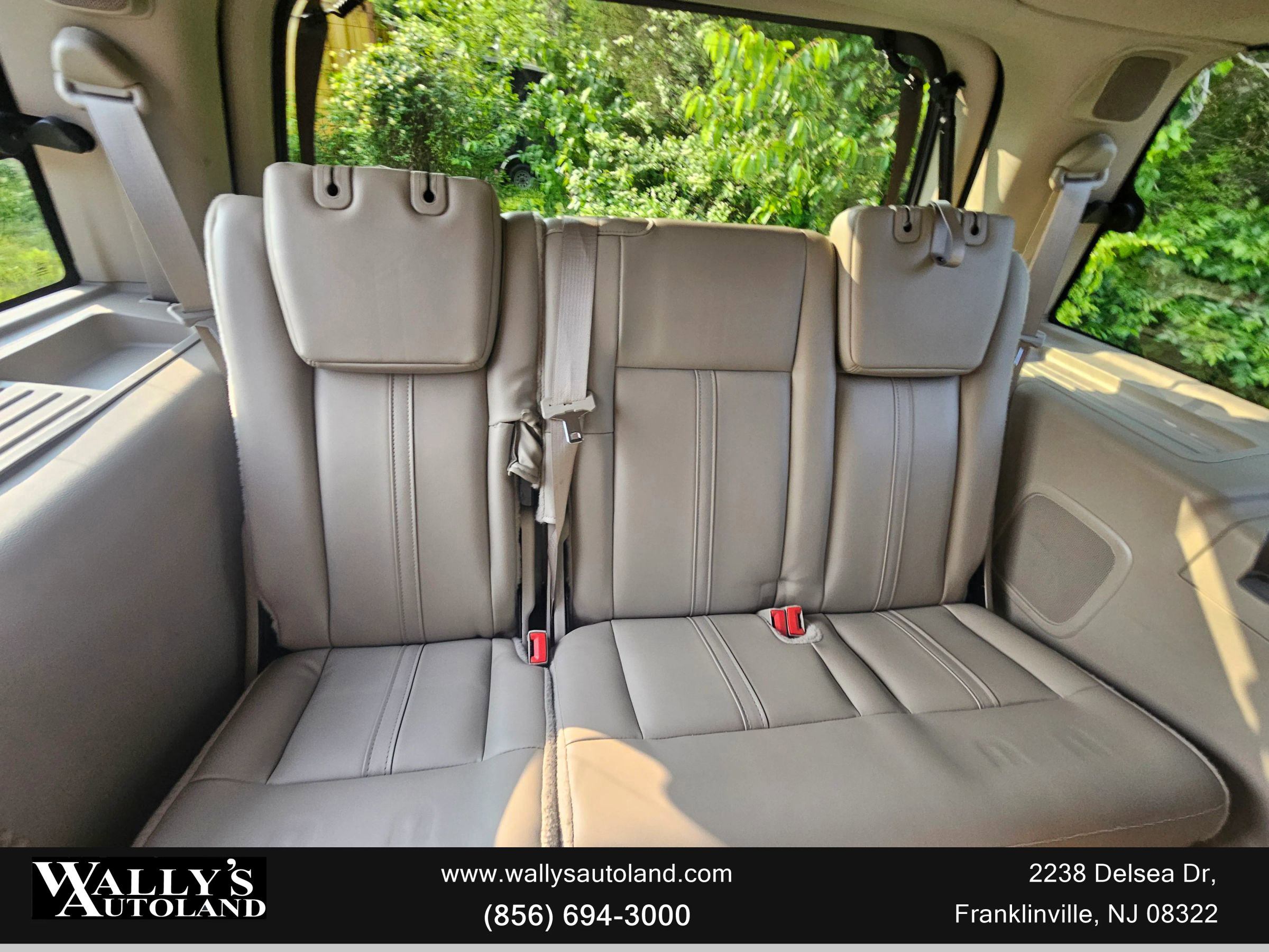 Used 2015 Lincoln Navigator 4WD image 30