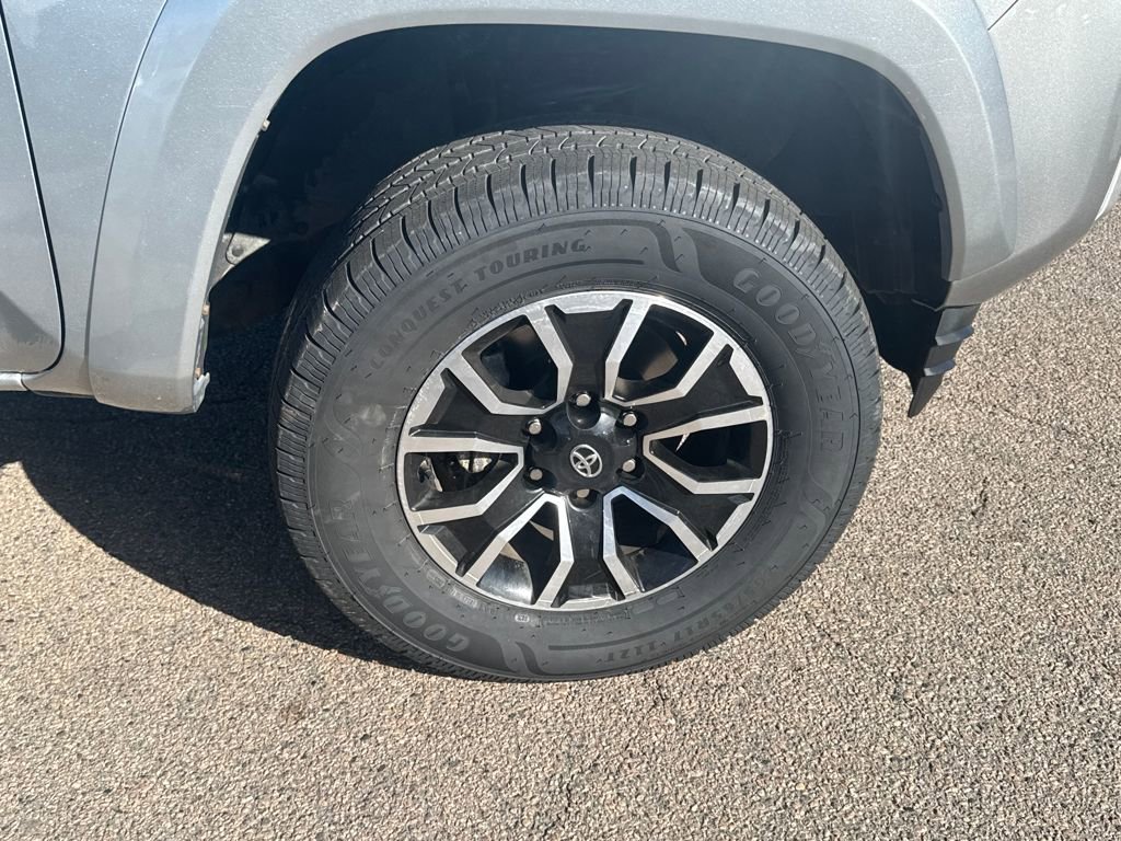 Used 2022 Toyota Tacoma TRD Sport image 39