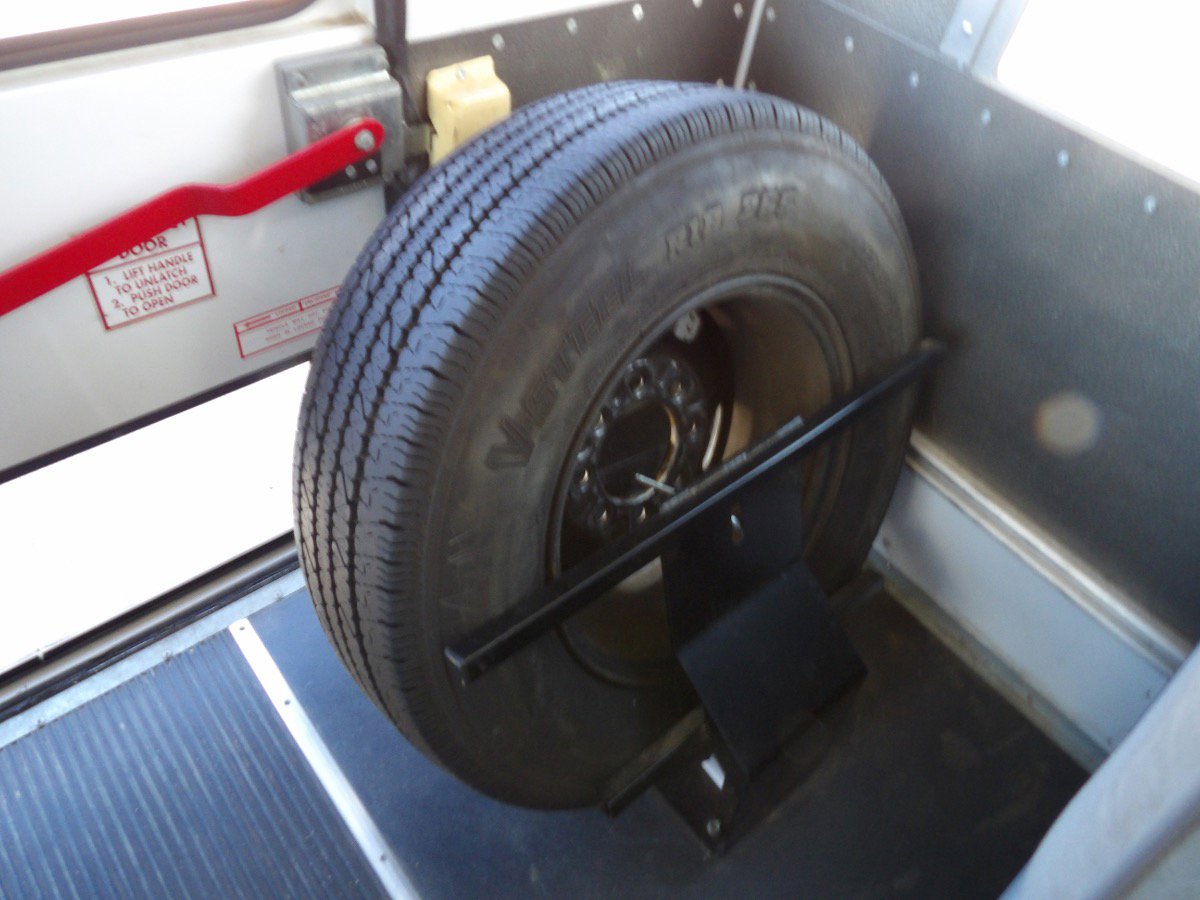 Used 2008 Chevrolet Express 3500 G3500 15 PASSENGER MINI BUS w/ School Bus Package image 25