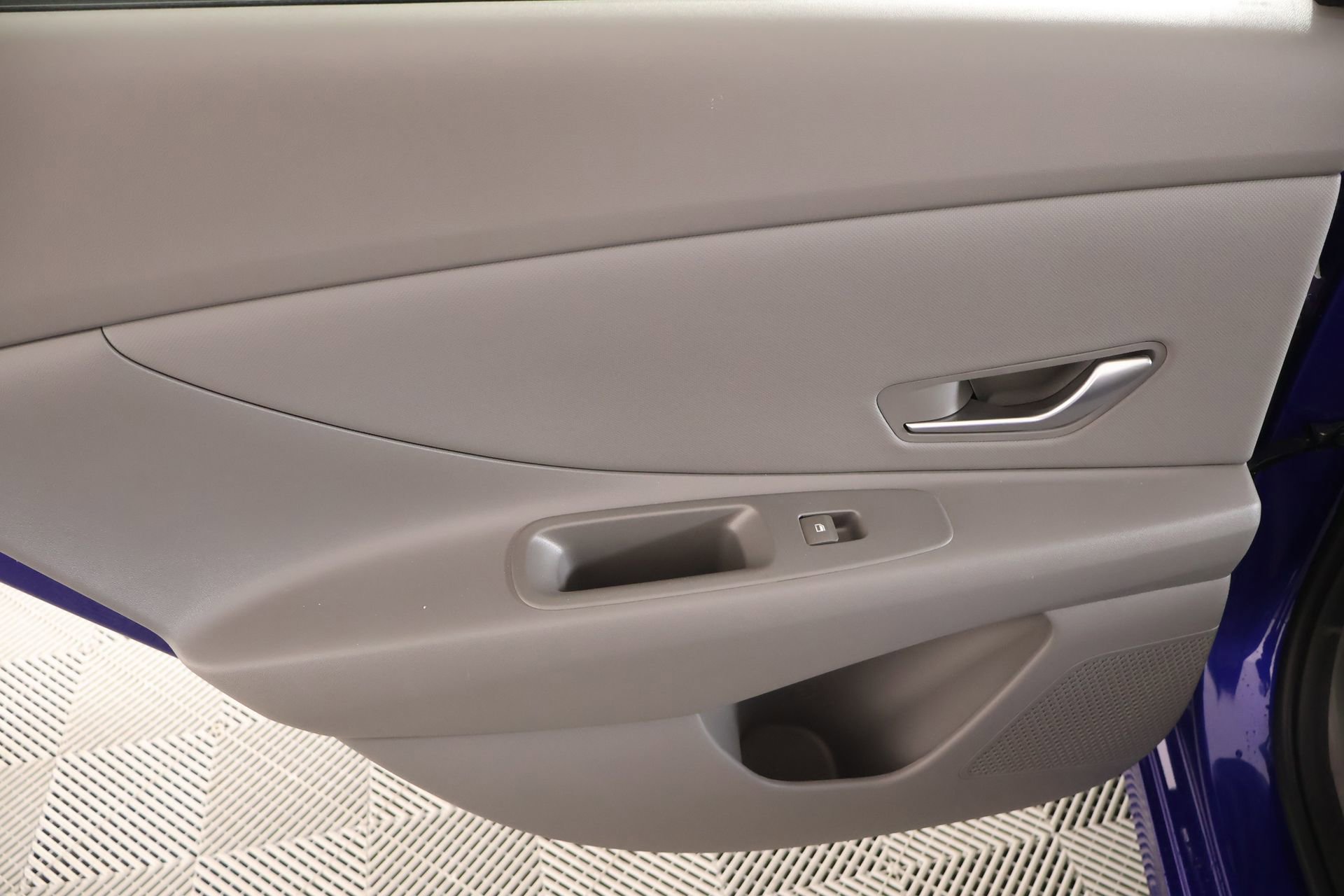 Certified 2025 Hyundai Elantra SEL image 18