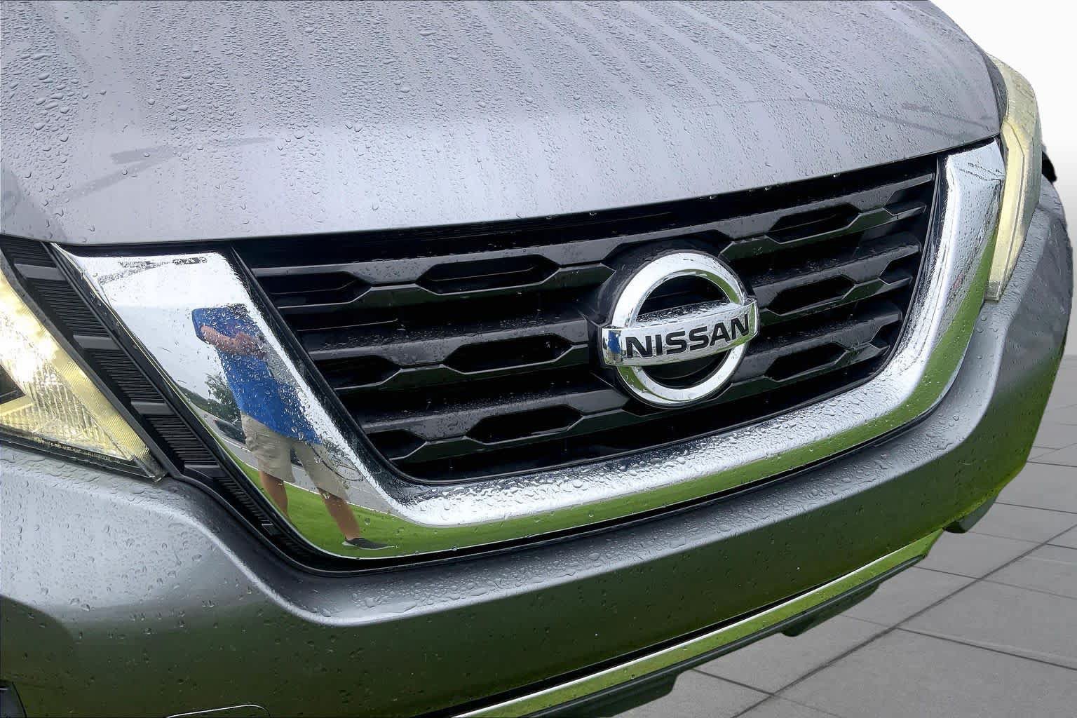 Used 2017 Nissan Pathfinder S FWD image 29
