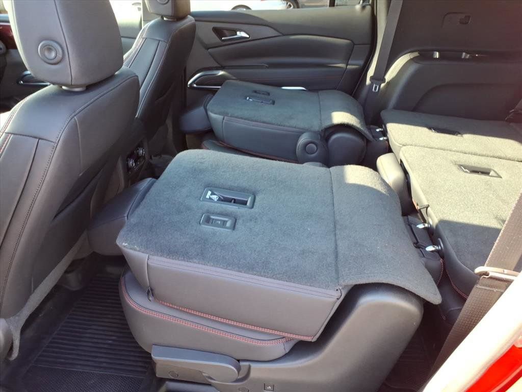 Certified 2024 Chevrolet Traverse RS w/ LPO, Floor Liner Package image 13