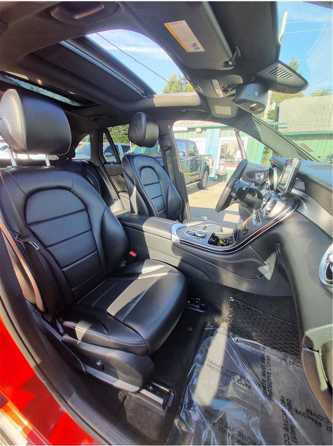 Used 2017 Mercedes-Benz GLC 300 4MATIC image 12