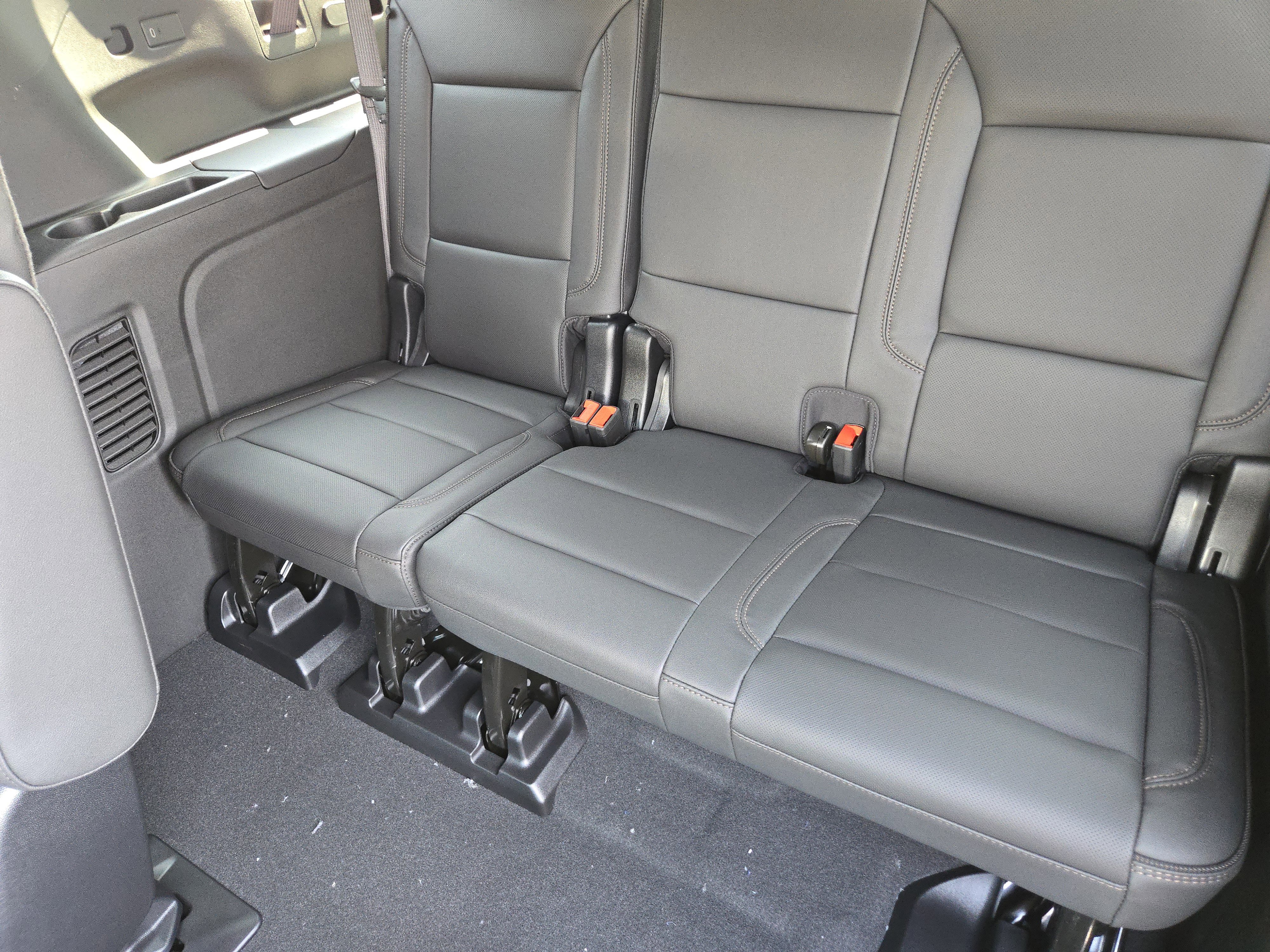 New 2026 Chevrolet Suburban High Country image 21