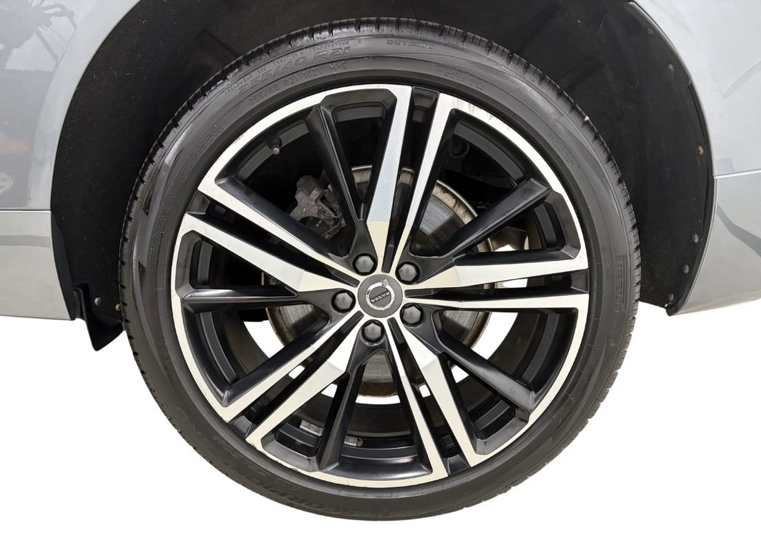 Used 2019 Volvo XC60 T8 R-Design w/ Advanced Package image 9