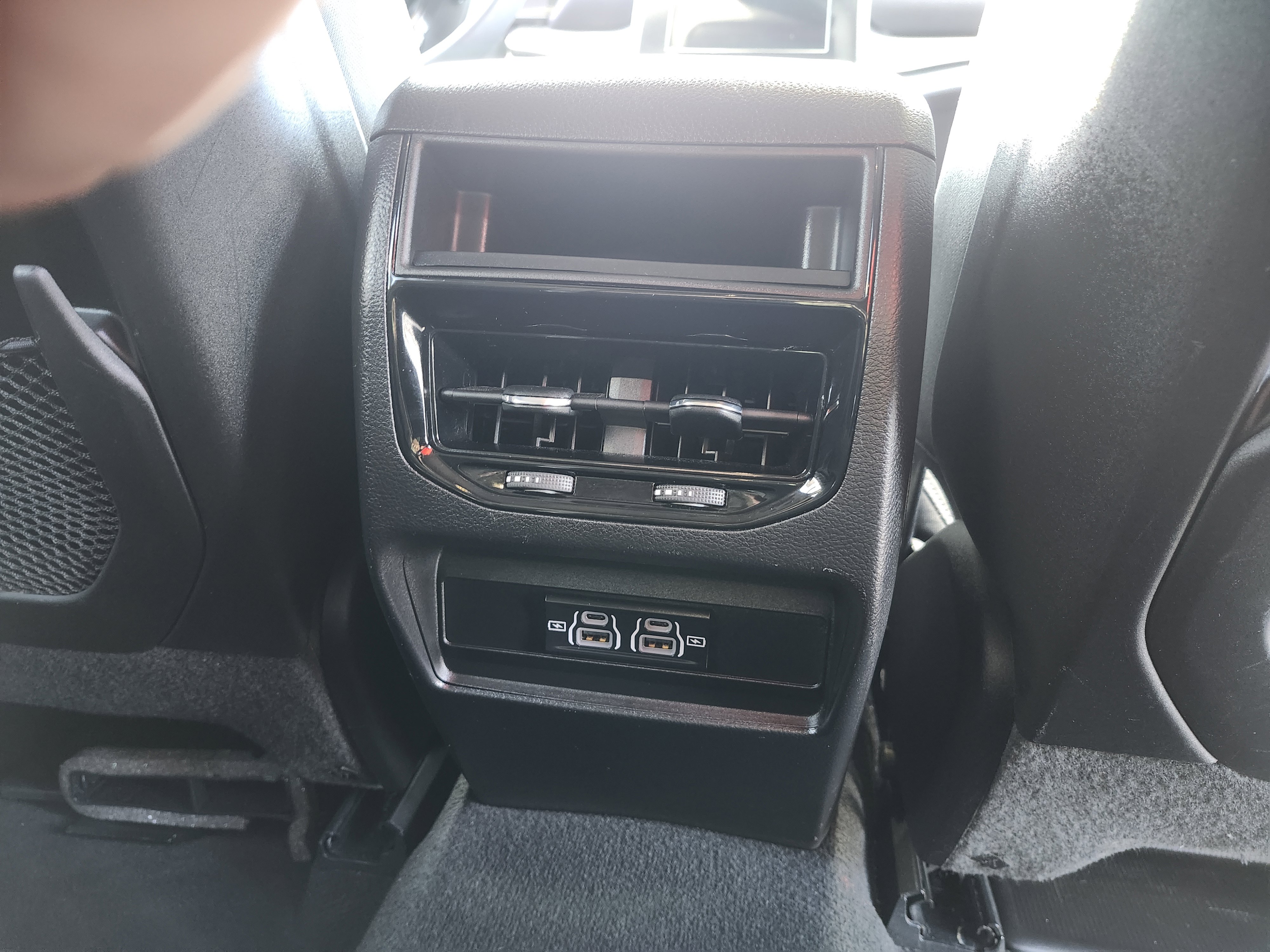 Used 2023 Jeep Grand Cherokee Laredo image 22