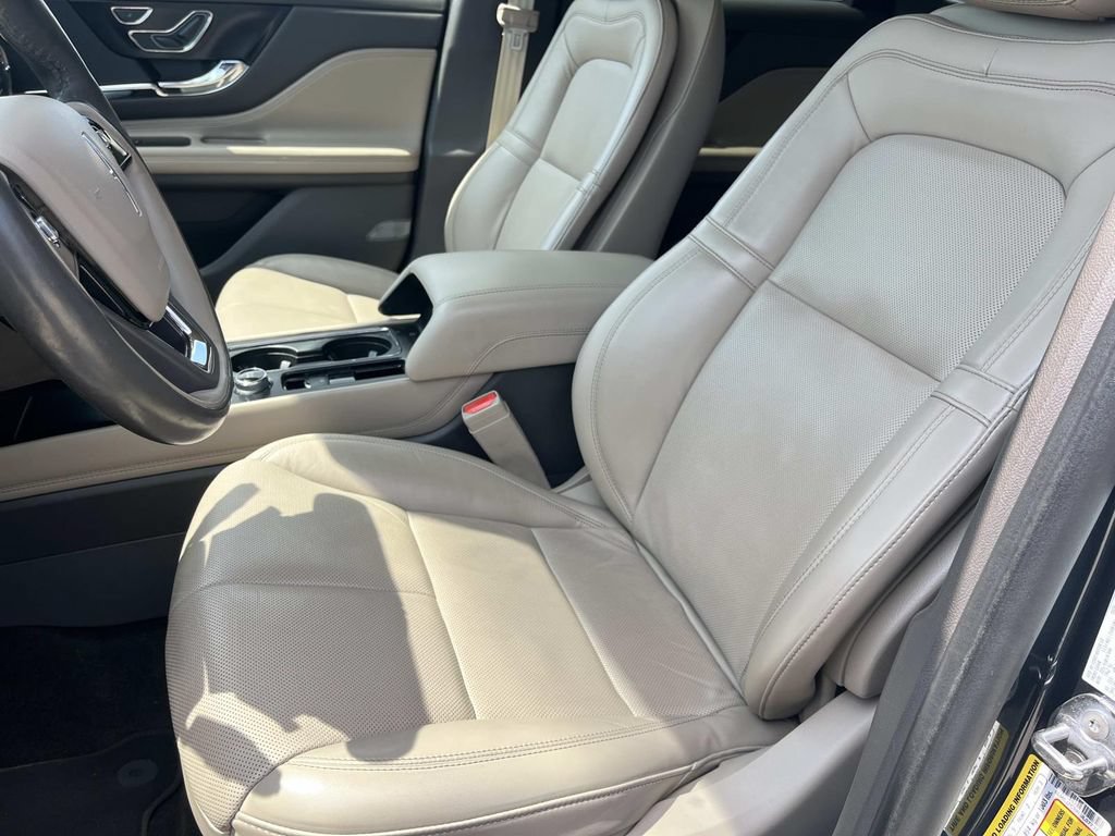 Used 2020 Lincoln Corsair Reserve FWD image 12