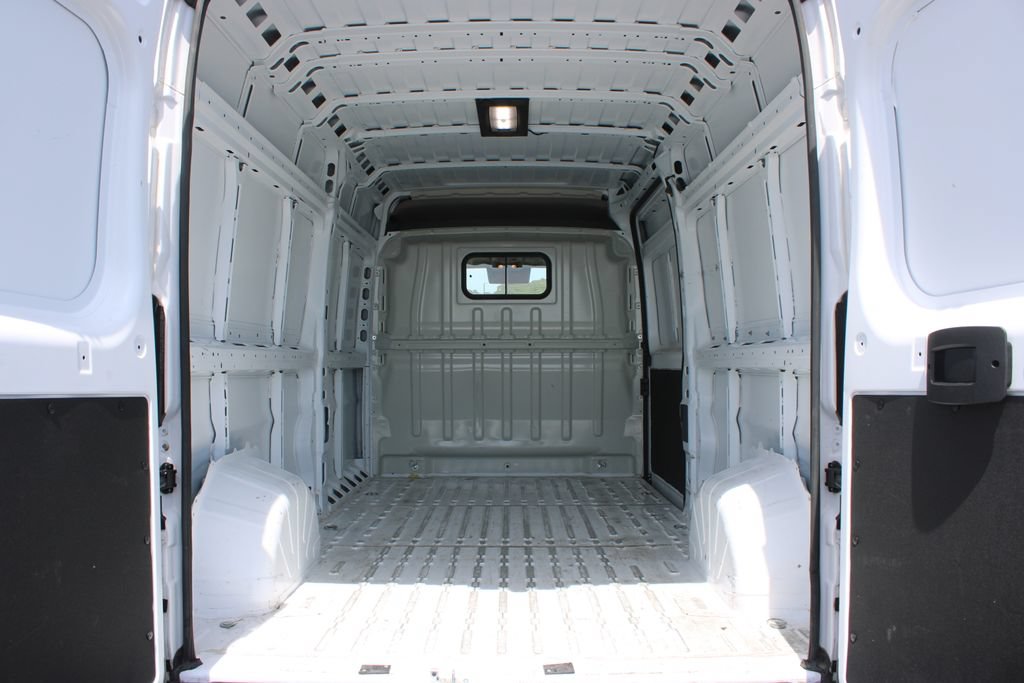 Used 2024 RAM ProMaster 2500 w/ Convenience Group FWD image 14