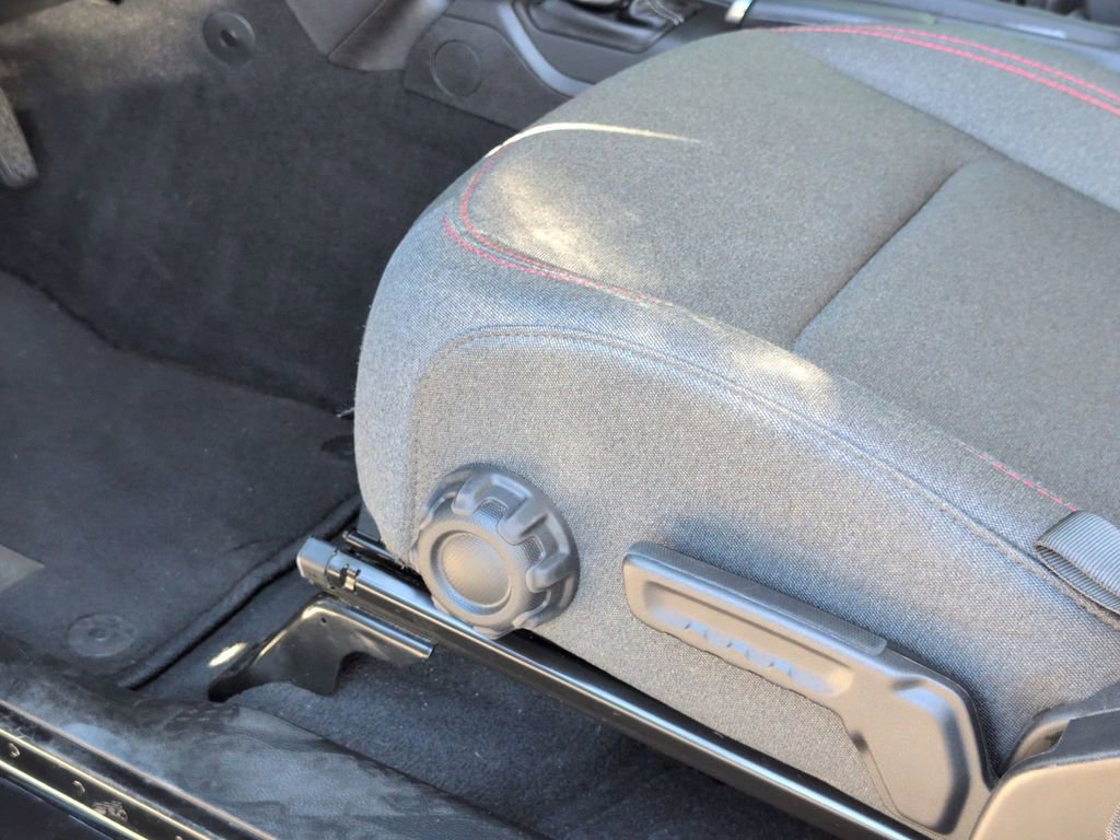 Used 2025 Jeep Wrangler Unlimited Rubicon image 14