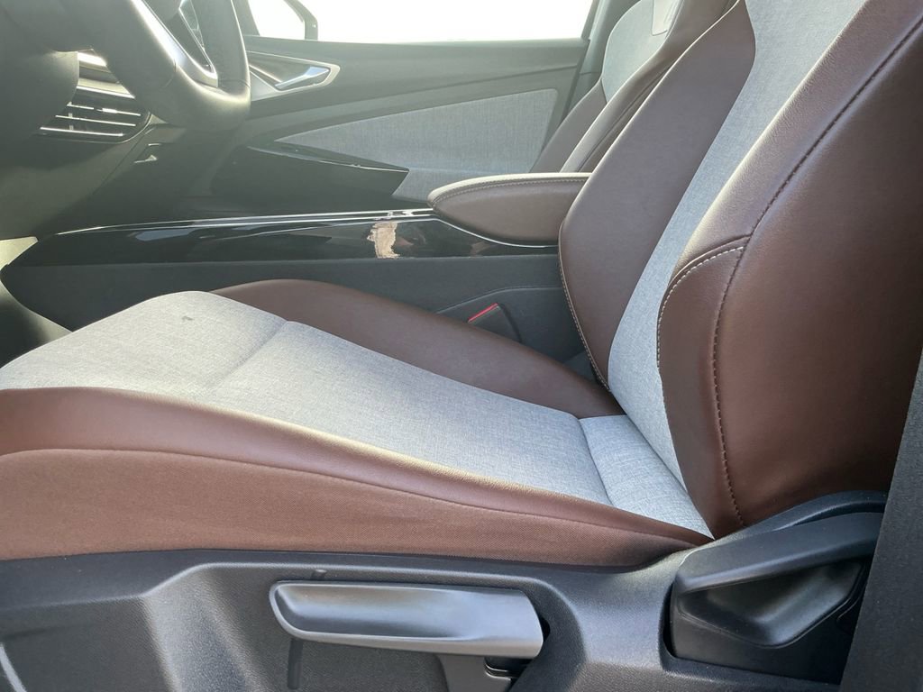 Used 2023 Volkswagen ID.4 Pro image 24