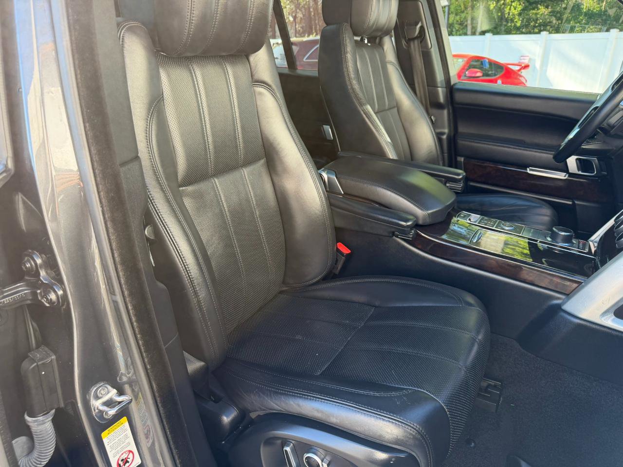 Used 2016 Land Rover Range Rover HSE image 44