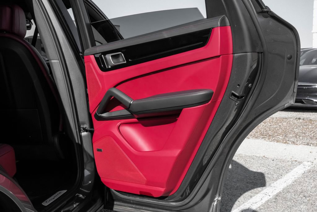 Used 2019 Porsche Cayenne image 60