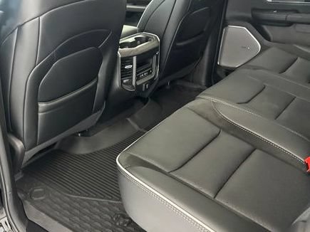 New 2026 RAM 1500 Laramie AWD/4WD image 17