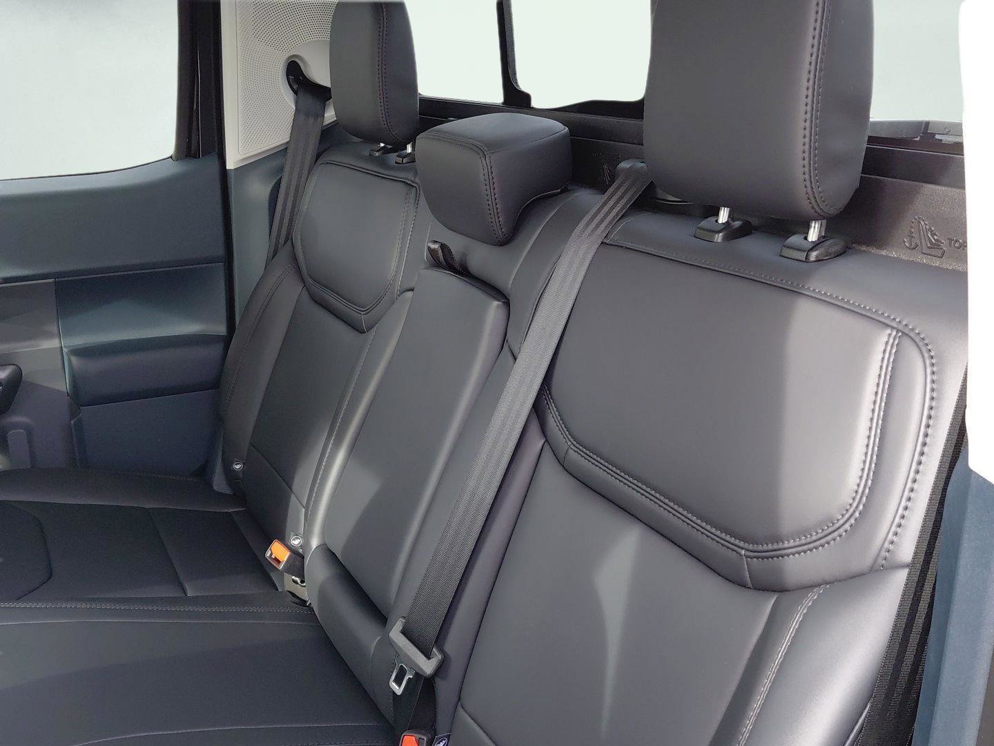 New 2026 Ford Maverick Lariat w/ Black Appearance Package image 35