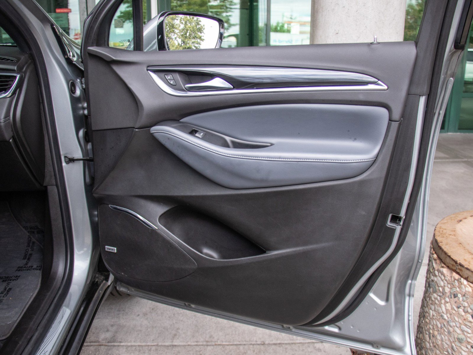 Used 2024 Buick Enclave Premium image 20