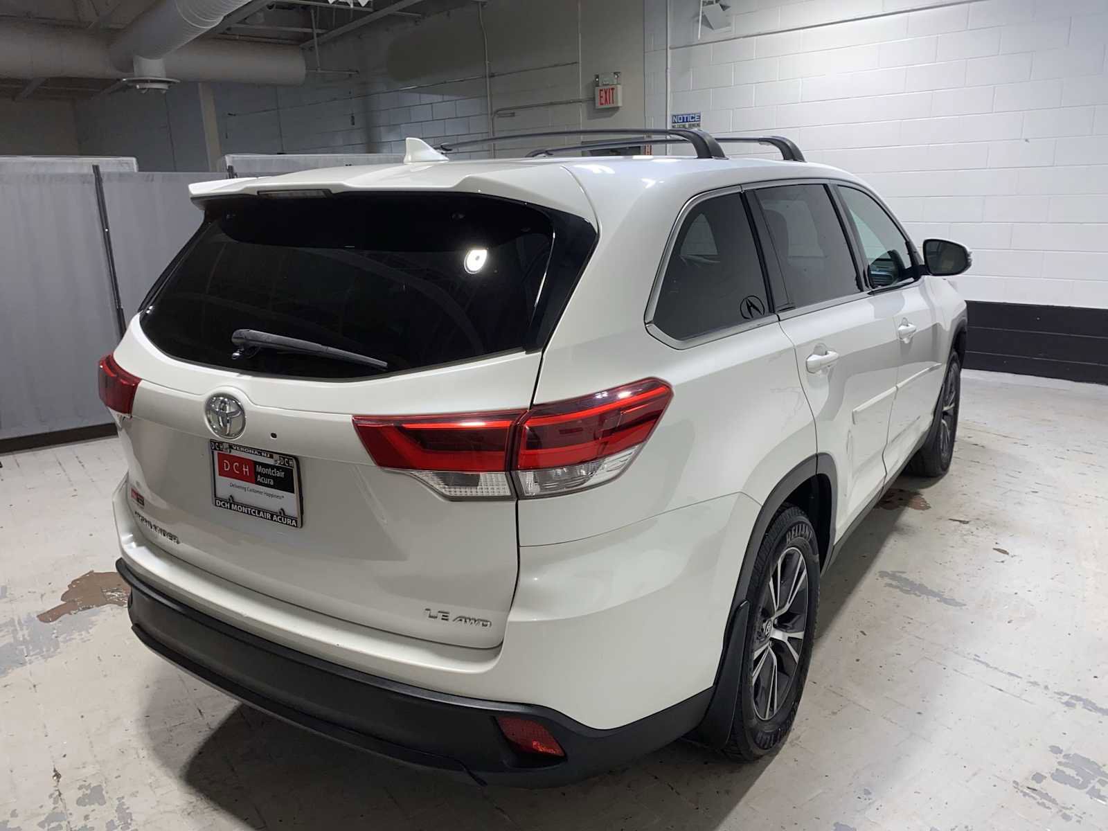 Used 2019 Toyota Highlander Plus AWD/4WD image 26