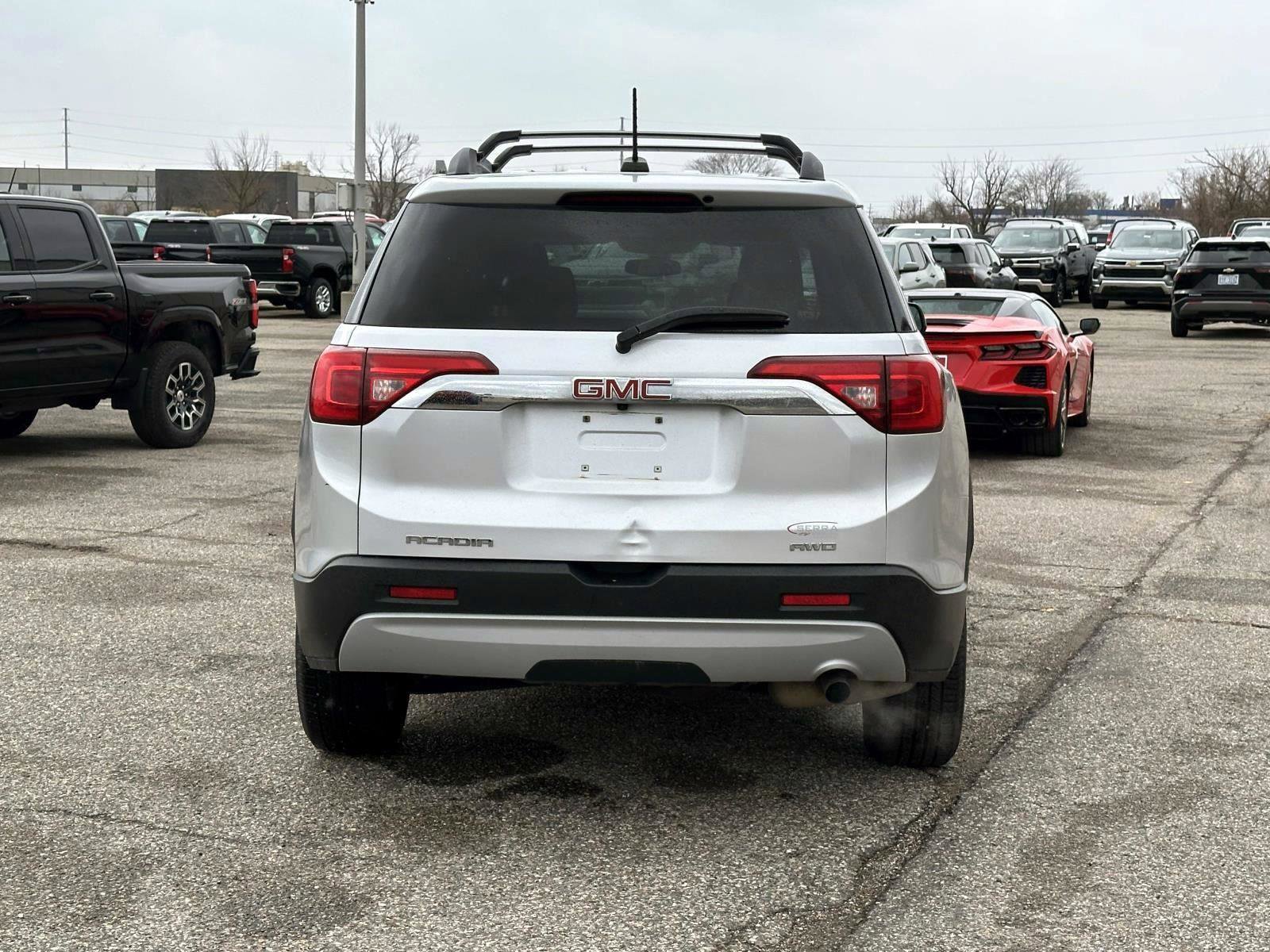 Used 2019 GMC Acadia SLE image 4