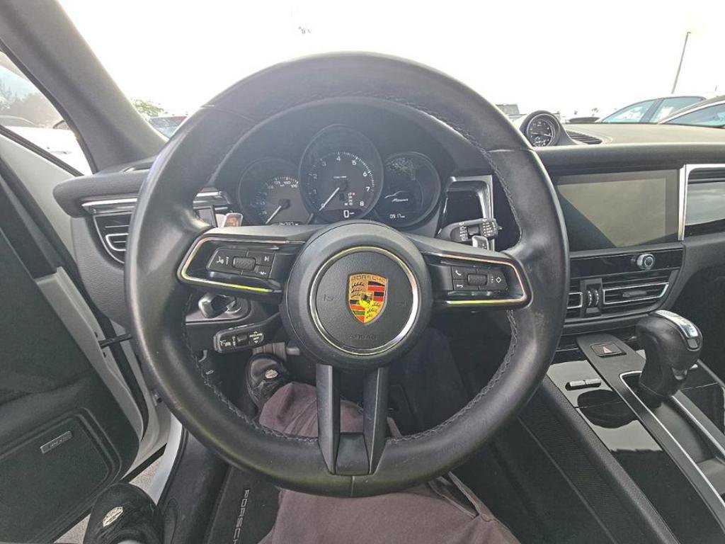 Used 2023 Porsche Macan Turbo AWD/4WD image 6