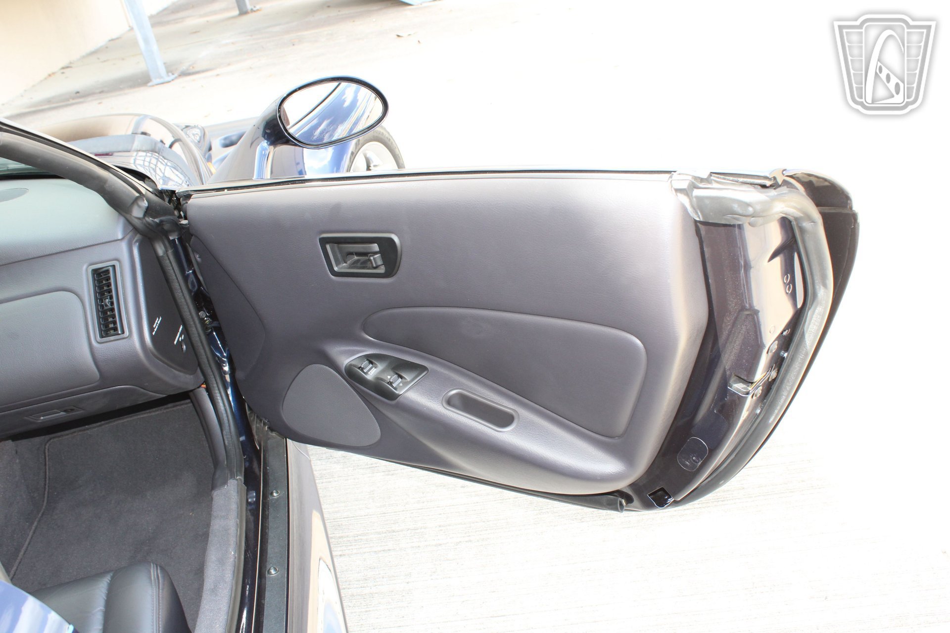 Used 2001 Chrysler Prowler RWD image 18