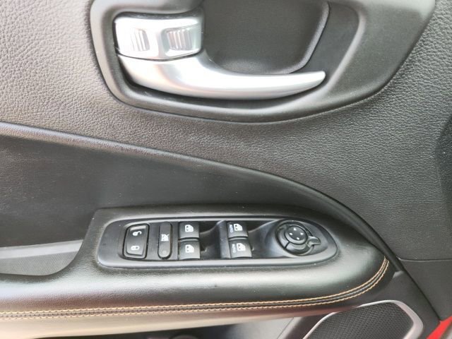 Used 2019 Jeep Compass Limited image 25