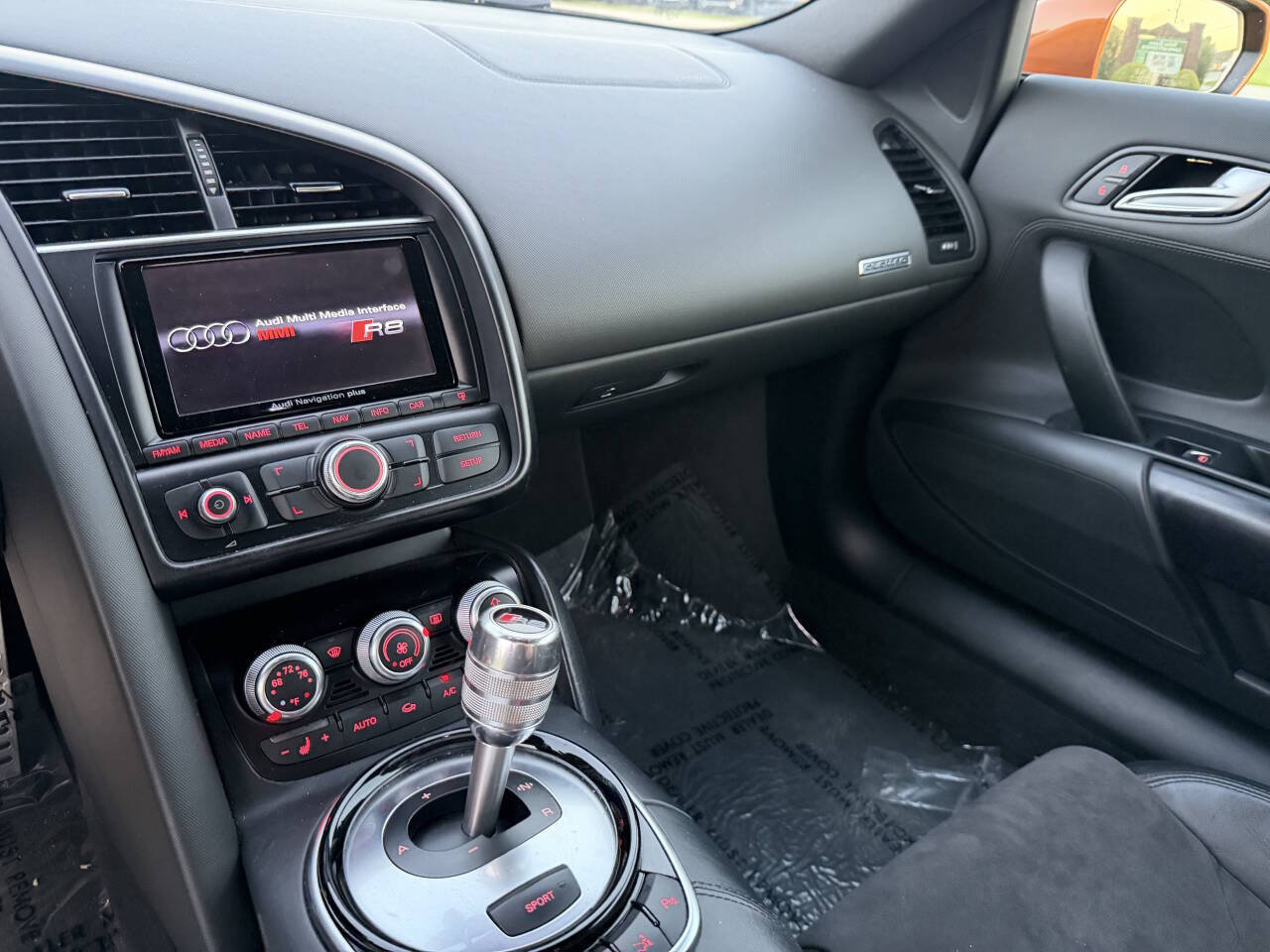 Used 2014 Audi R8 V8 w/ Ceramic Brake Package AWD/4WD image 26