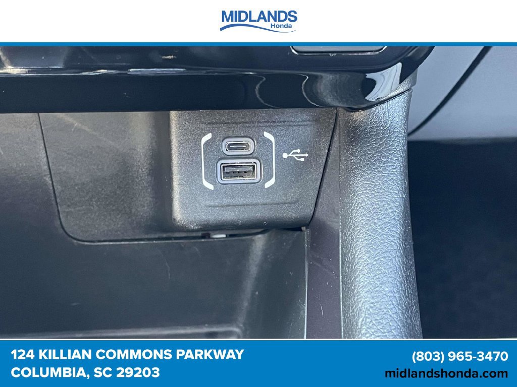 Used 2025 Jeep Compass Latitude w/ Sun & Sound Group AWD/4WD image 30