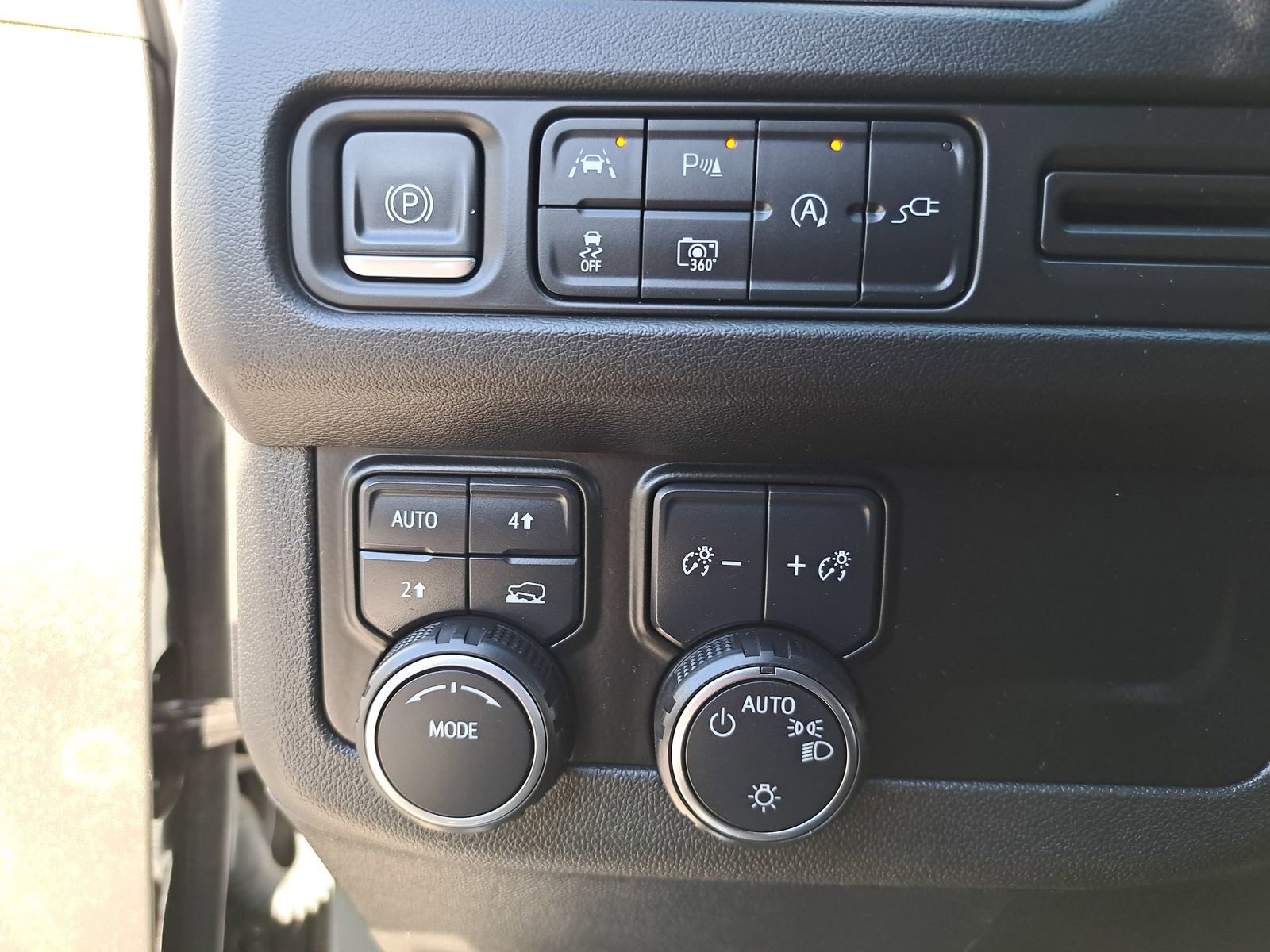 Used 2022 Chevrolet Tahoe LT w/ Luxury Package image 31