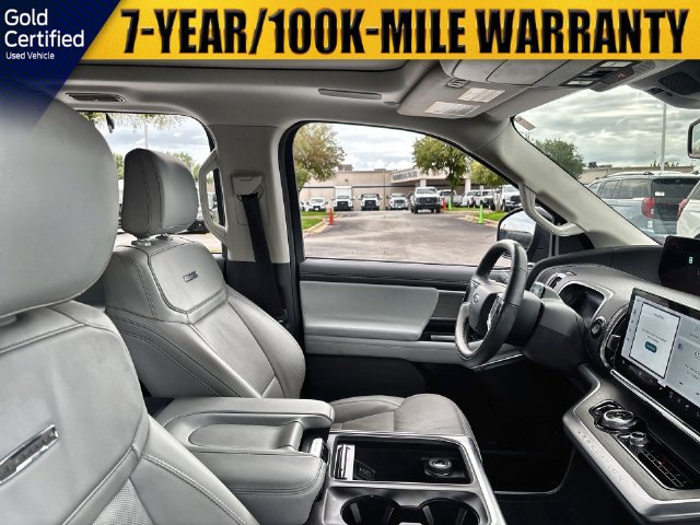 Used 2025 Ford Expedition Platinum w/ Driver's Package AWD/4WD image 18
