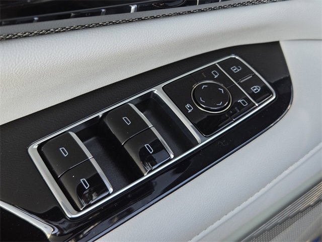 New 2026 Cadillac Optiq Luxury 1 image 19