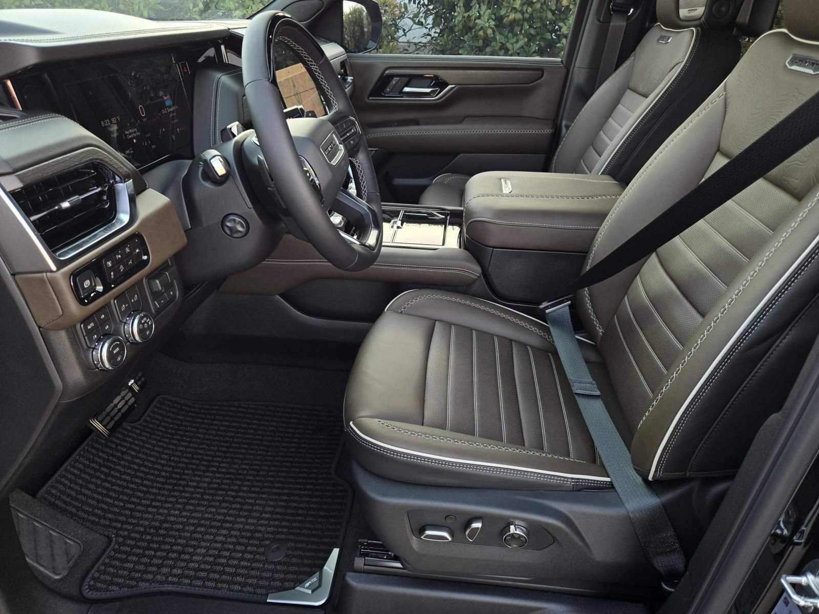 New 2026 GMC Yukon XL Denali Ultimate AWD/4WD image 9