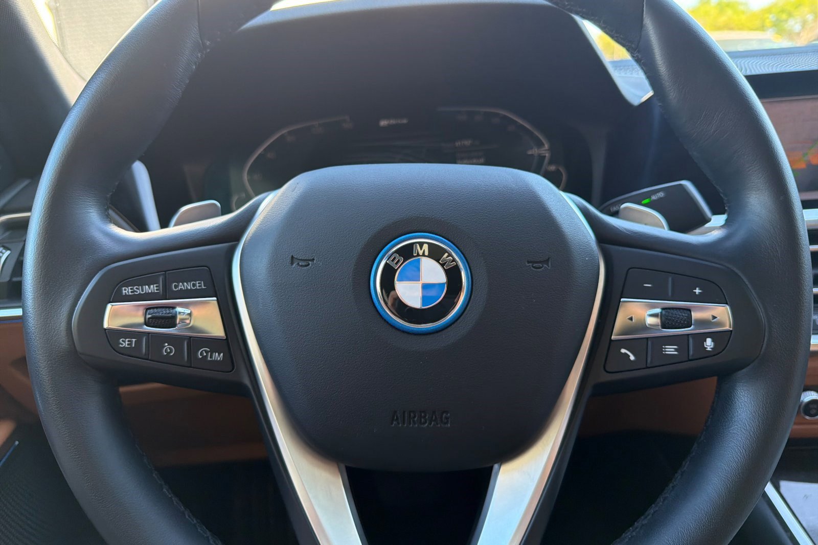 Certified 2022 BMW 330e 330e w/ Convenience Package image 29