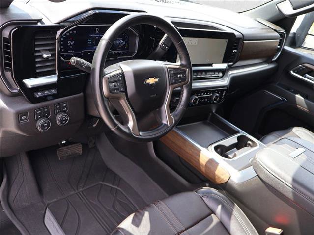 Used 2024 Chevrolet Silverado 2500 High Country w/ High Country Premium Package AWD/4WD image 12