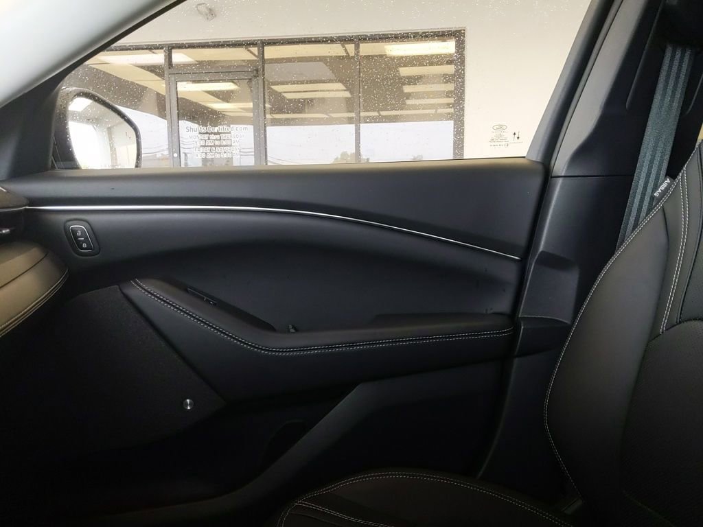 Used 2025 Ford Mustang Mach-E Premium AWD/4WD image 22
